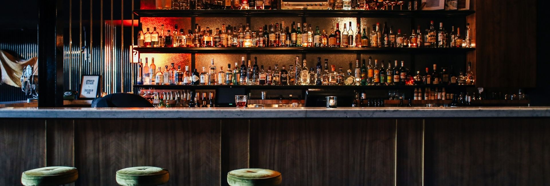 How to order whiskey at a bar?