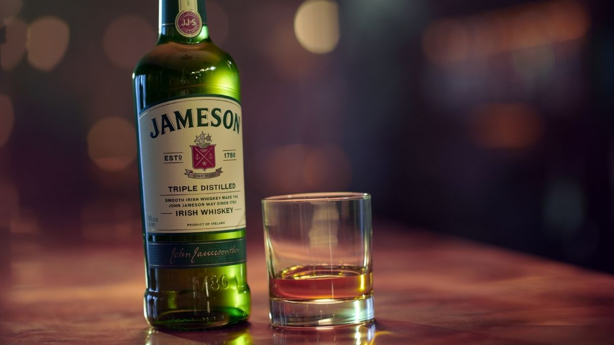 What Is Irish Whisky? The Ultimate Guide. Whiskey Rocks