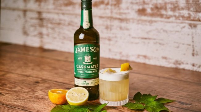 jameson irish whiskey with lemon